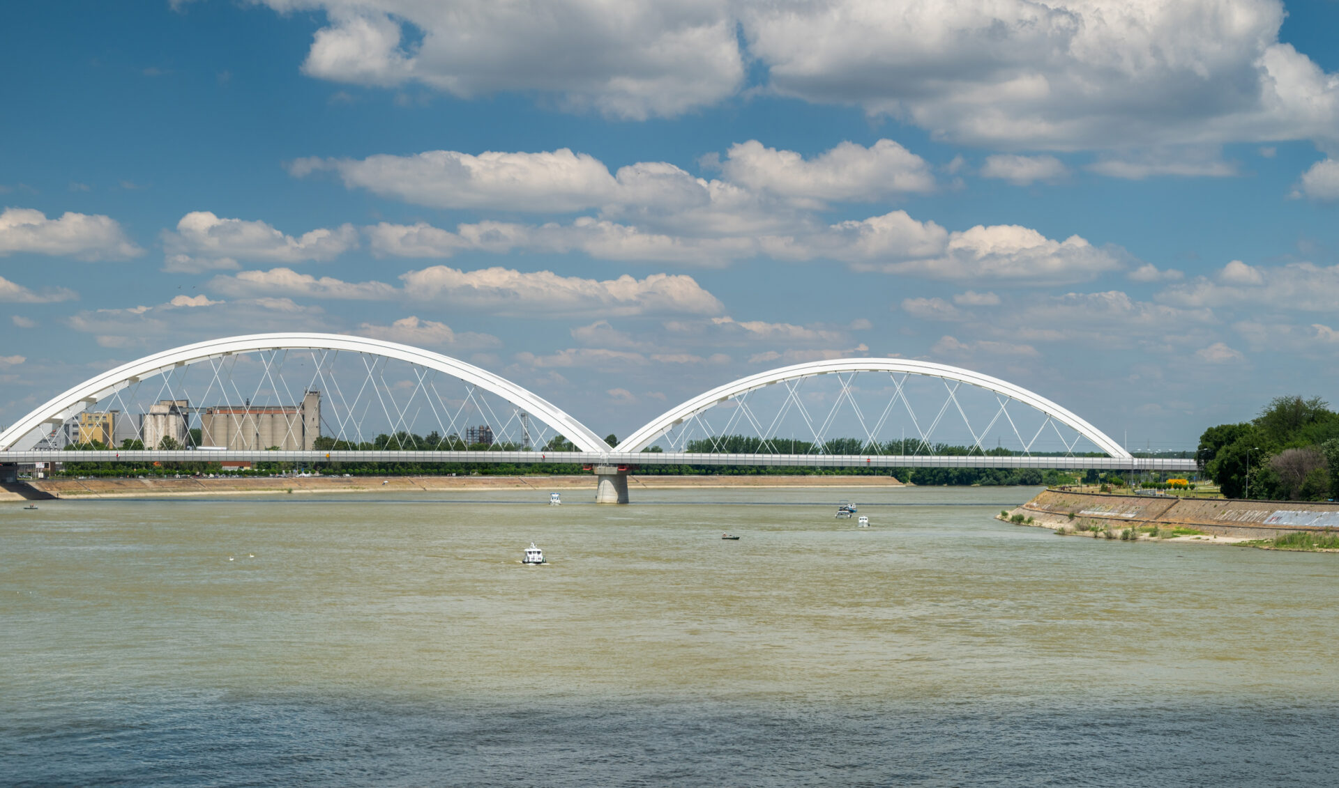 zezeljev-most-novi-sad-zeleznicko-drumski-lucni-most-na-dunavu-u-novom-sadu